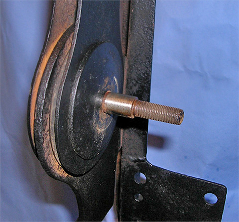 image 1 - Centre bolt showing shoulder for dished washer